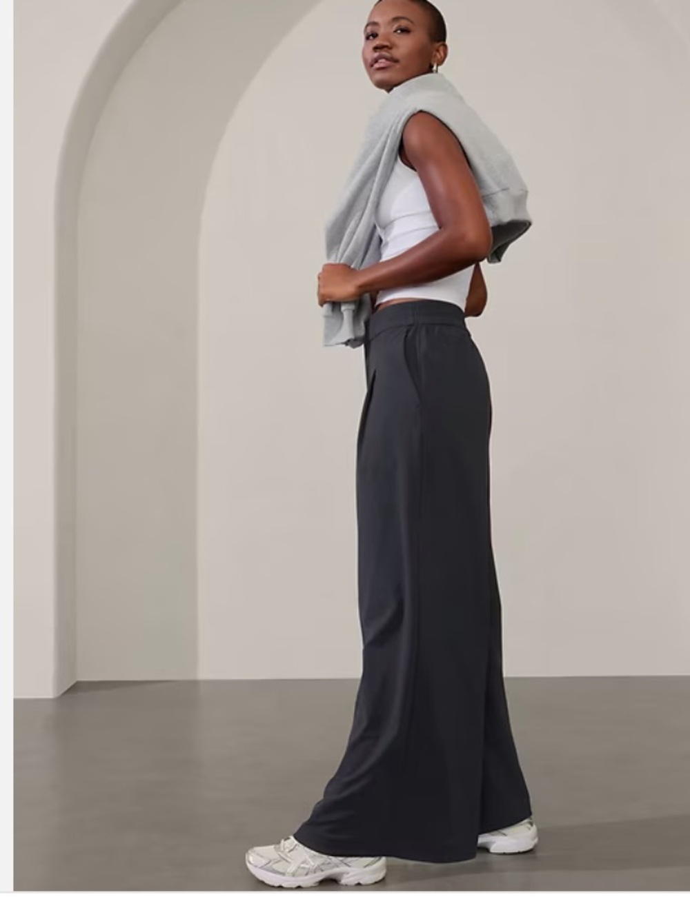 Size 8 Athleta Pinnacle High Rise Trouser Pants dark grey wide leg - Picture 3 of 11